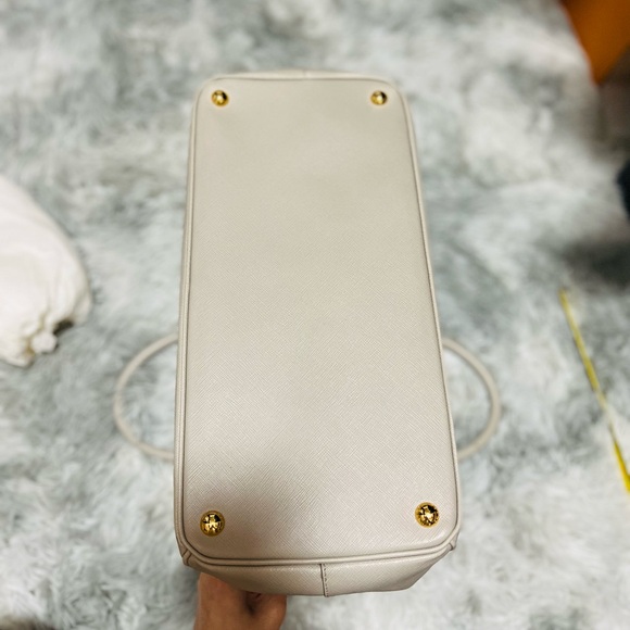 Large Prada Galleria Saffiano leather bag - Picture 5 of 14